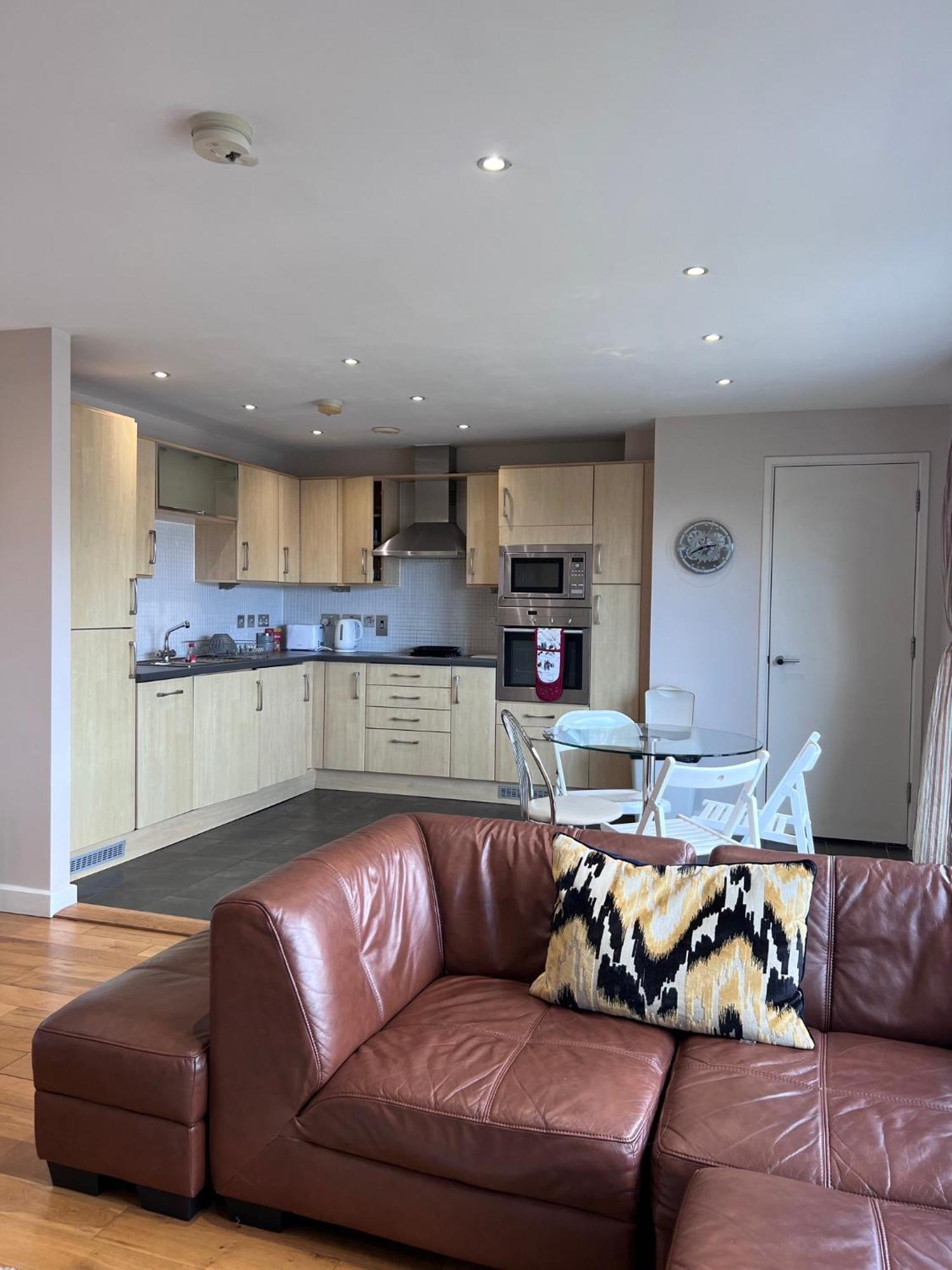 Great City Centre Getaway Apartment 2 Bed Near The Beach And Shopping Area Swansea Exterior photo