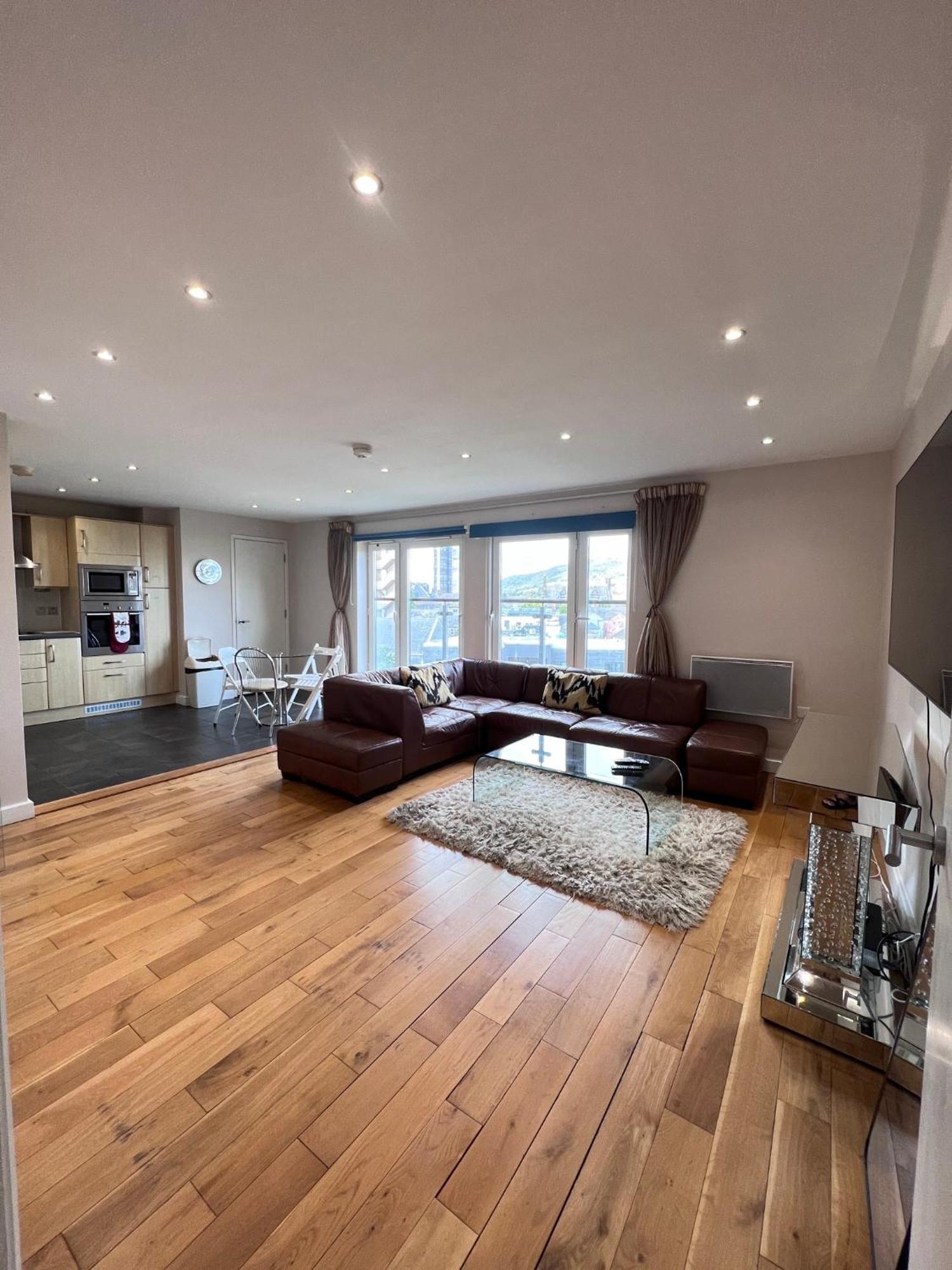 Great City Centre Getaway Apartment 2 Bed Near The Beach And Shopping Area Swansea Exterior photo